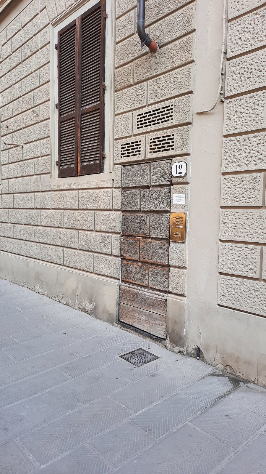 Ernestina Paper's consulting rooms, Florence - 02.jpg